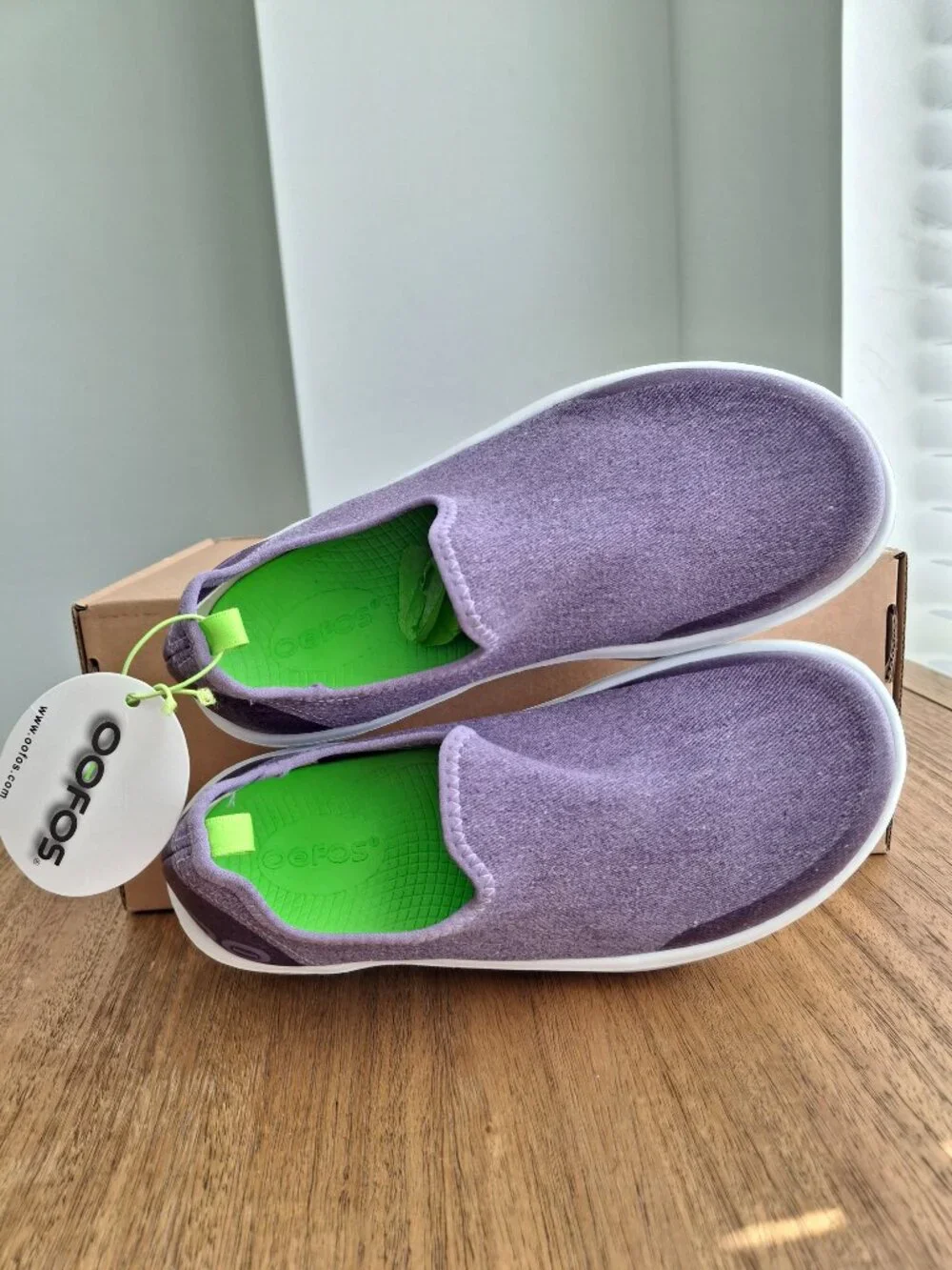 (New) OOFOS – OOmg eeZee Low Recovery Shoes (Purple Wash) – Women's 6
